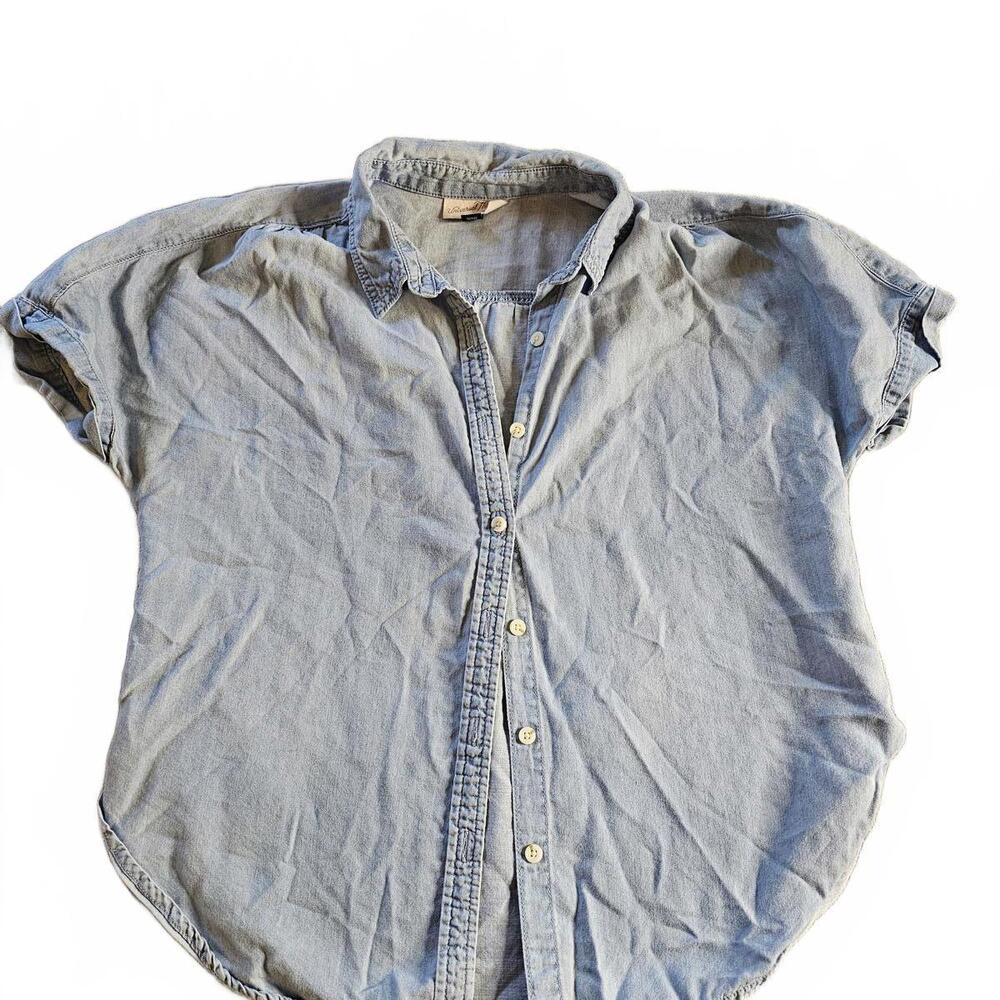 Universal Thread Light Blue Short Sleeve Button-Up Shirt, Size Small